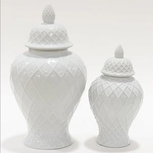 Beautiful extra large lattice ginger jar!